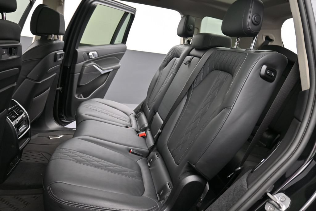 Used 2022 BMW X7 xDrive40i w/ Executive Package AWD/4WD image 16