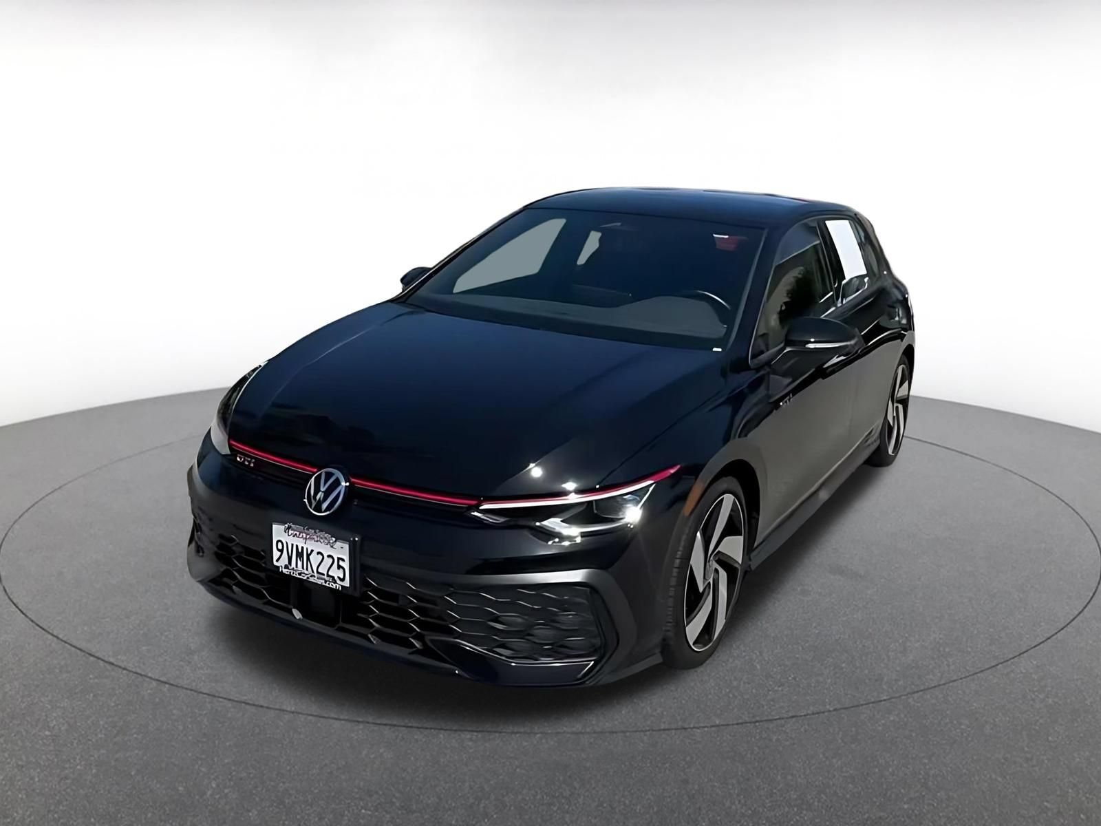 Used 2026 Volkswagen Golf S FWD image 4