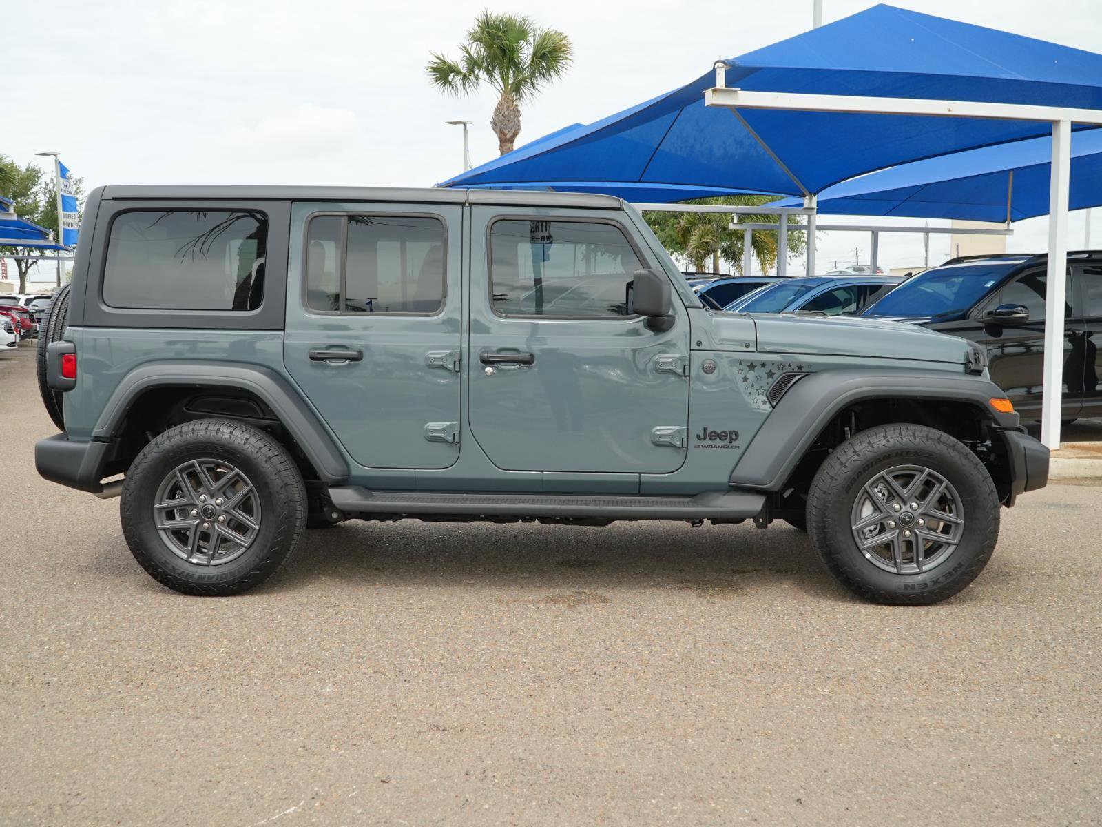 Used 2025 Jeep Wrangler Sport S image 4