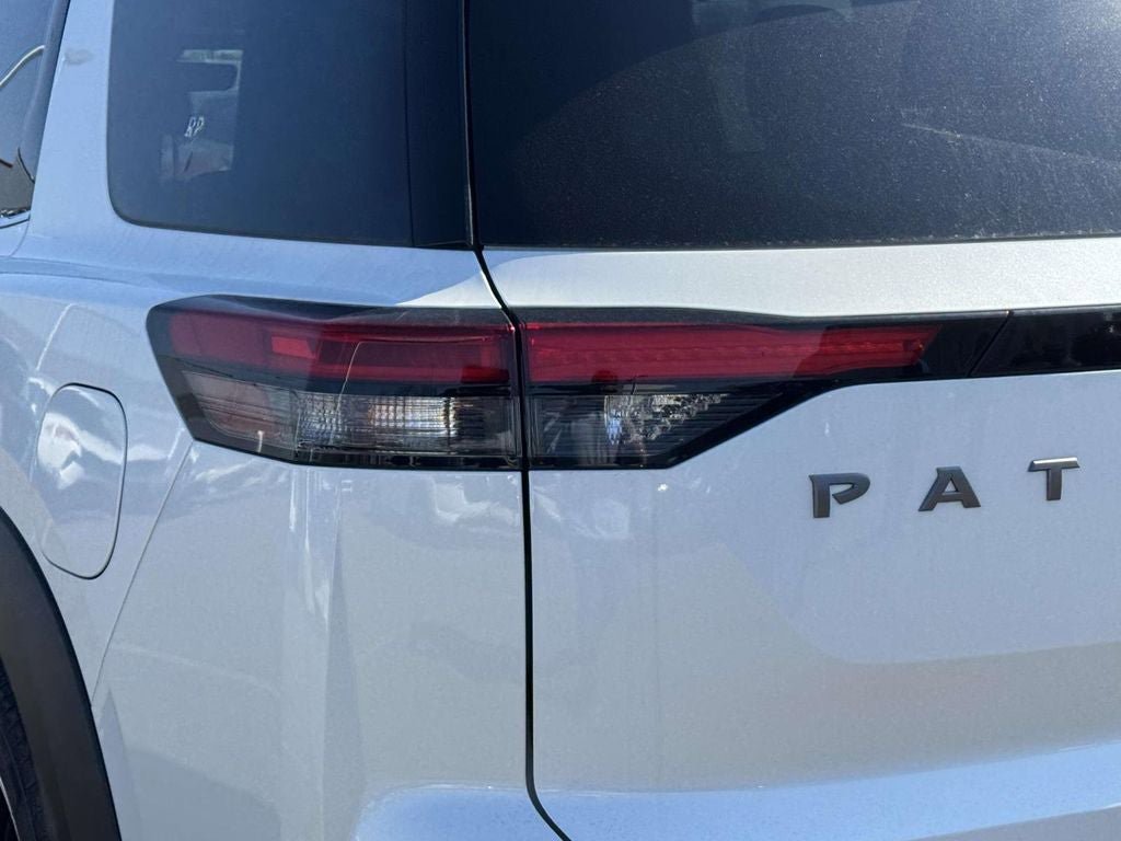 New 2026 Nissan Pathfinder Platinum AWD/4WD image 9
