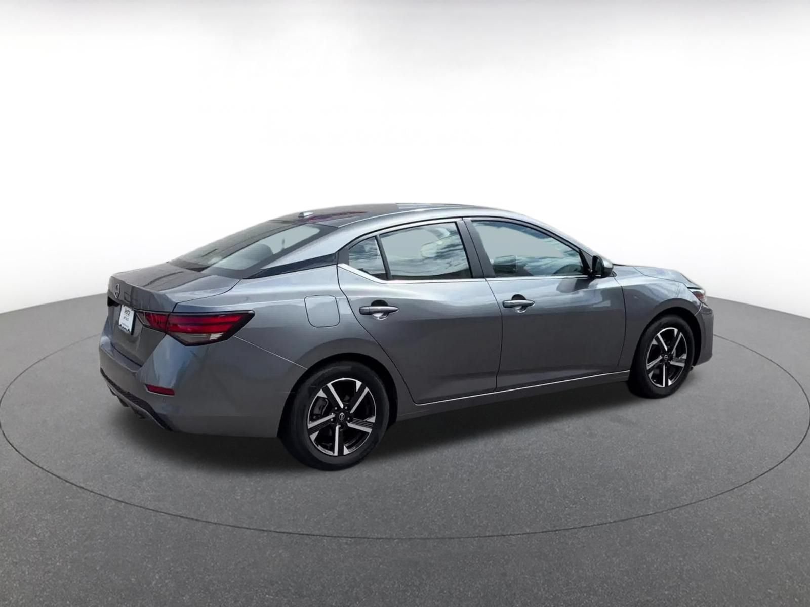 Used 2025 Nissan Sentra SV FWD image 11