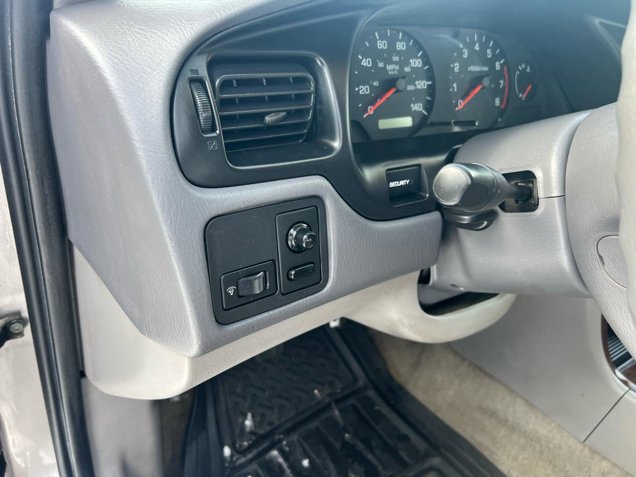 Used 2001 Nissan Altima GXE image 15