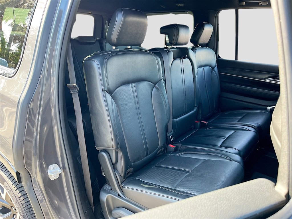 Used 2023 Jeep Wagoneer Series III w/ Preferred Equipment Group image 29