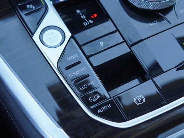 Used 2024 BMW X7 xDrive40i w/ M Sport Package image 34