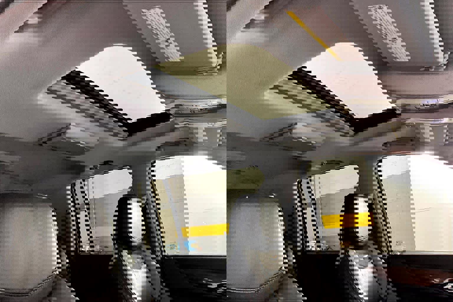 Used 2019 Cadillac Escalade ESV Premium Luxury image 13