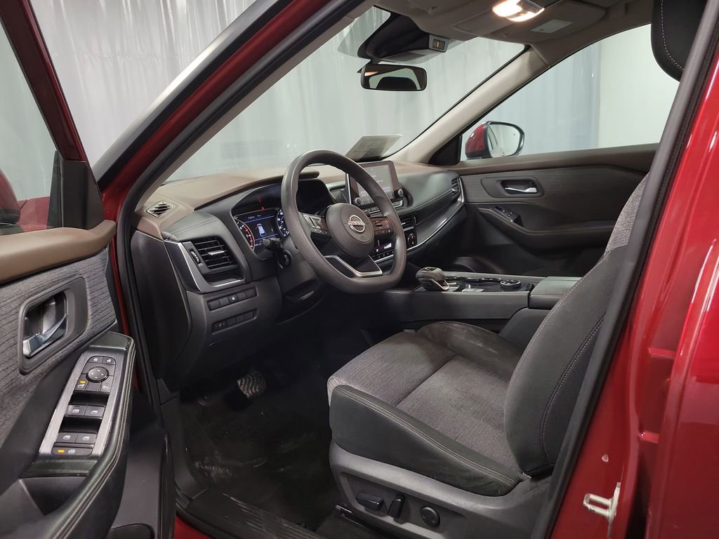 Used 2023 Nissan Rogue SV AWD/4WD image 12