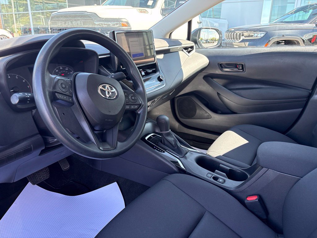 Used 2025 Toyota Corolla LE FWD image 17