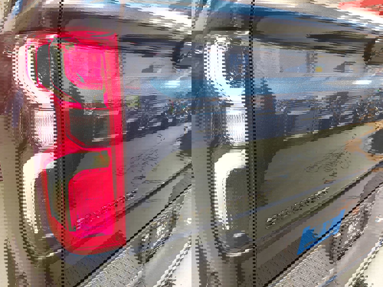 Used 2022 Chevrolet Silverado 1500 High Country w/ High Country Premium Package image 37