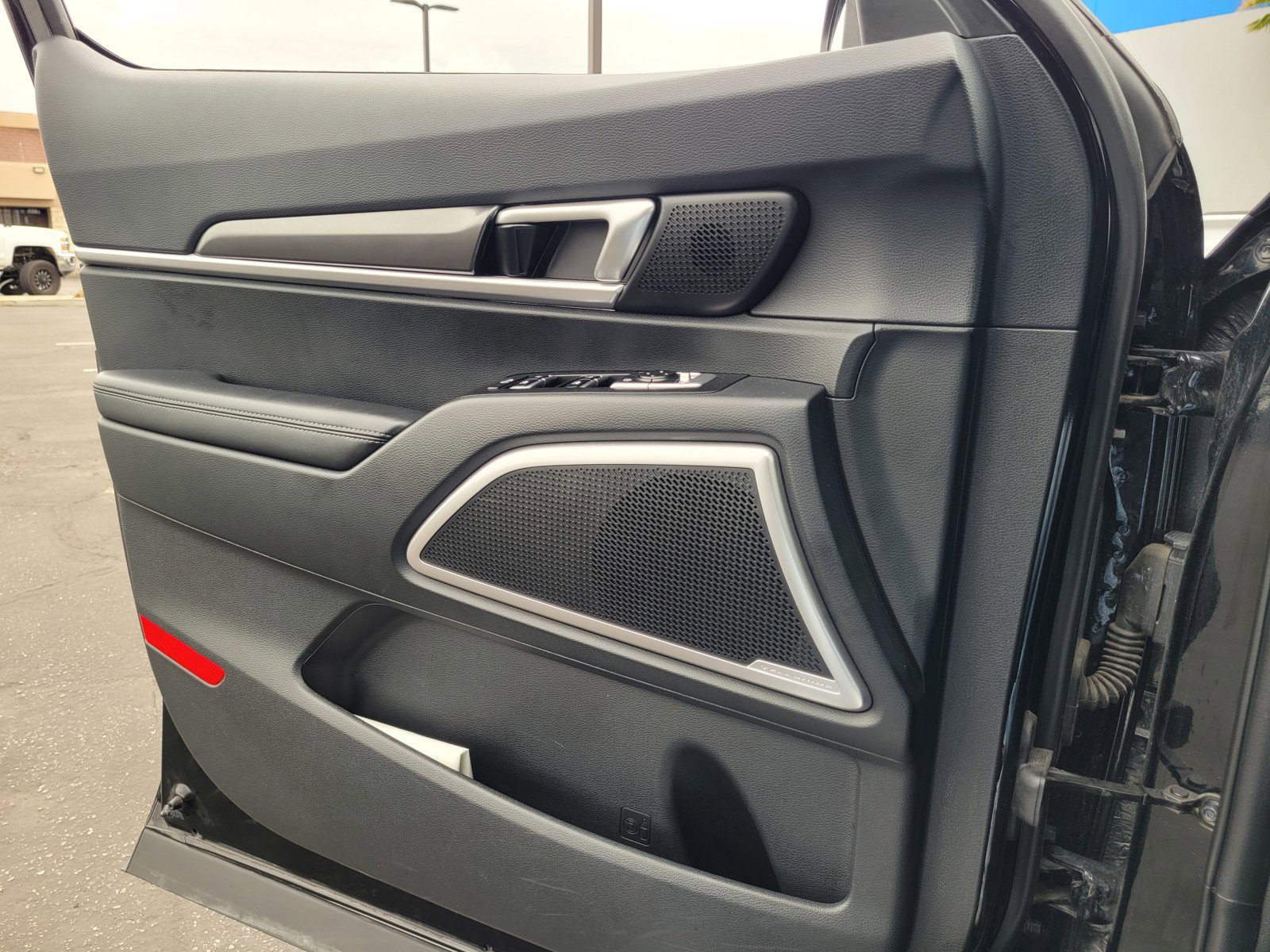 Used 2025 Kia Telluride S AWD/4WD image 25