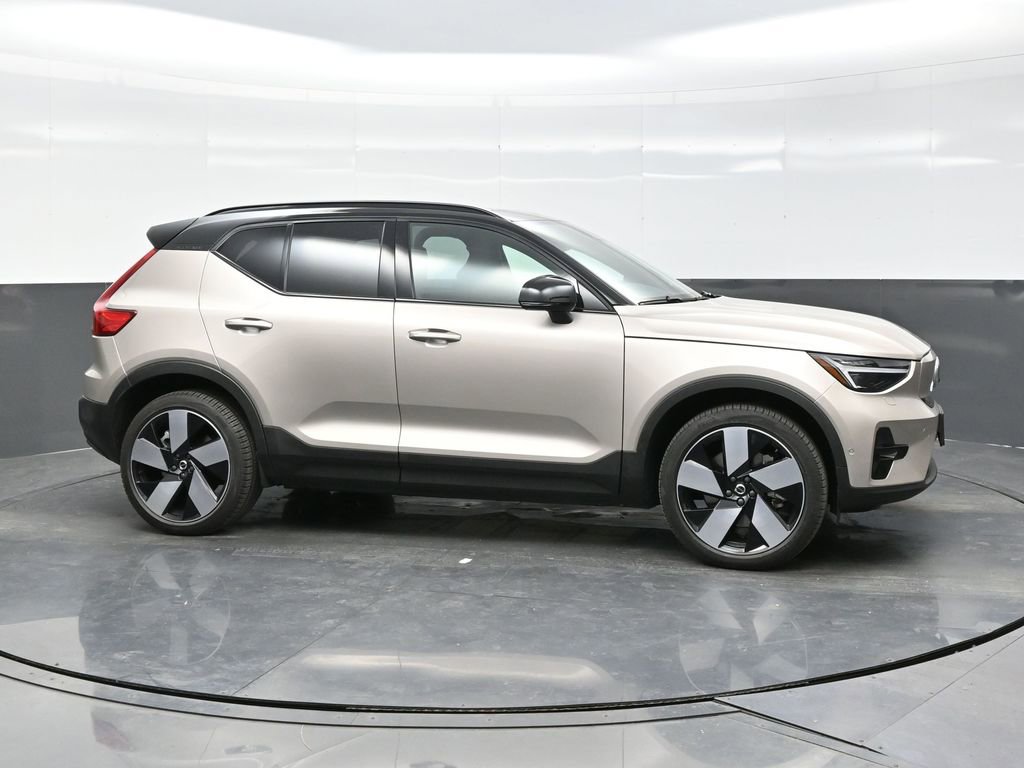 Used 2023 Volvo XC40 Recharge Ultimate image 8