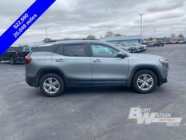 Used 2023 GMC Terrain SLE w/ Driver Convenience Package FWD image 9