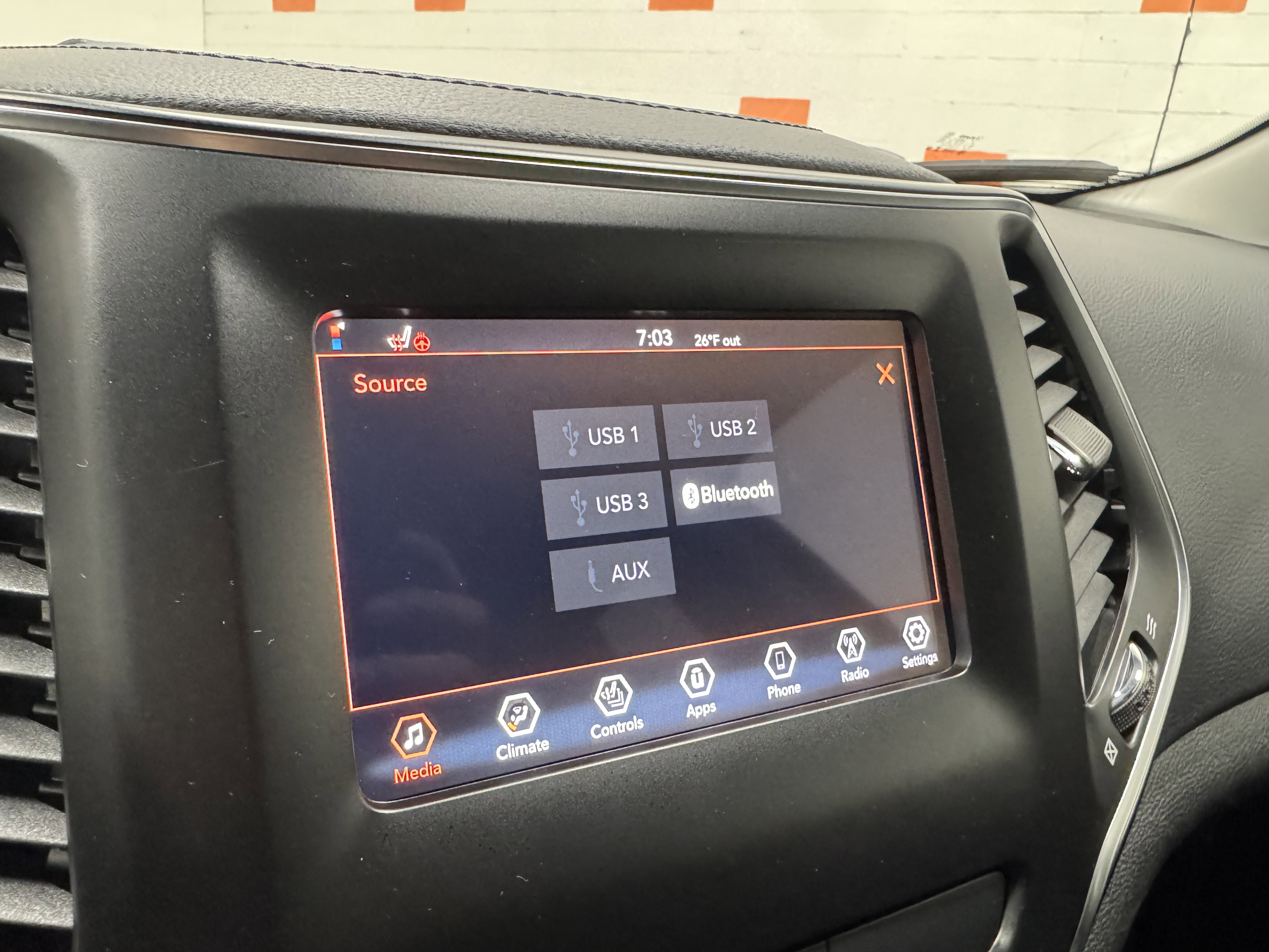 Used 2019 Jeep Cherokee Latitude Plus w/ Cold Weather Group image 4