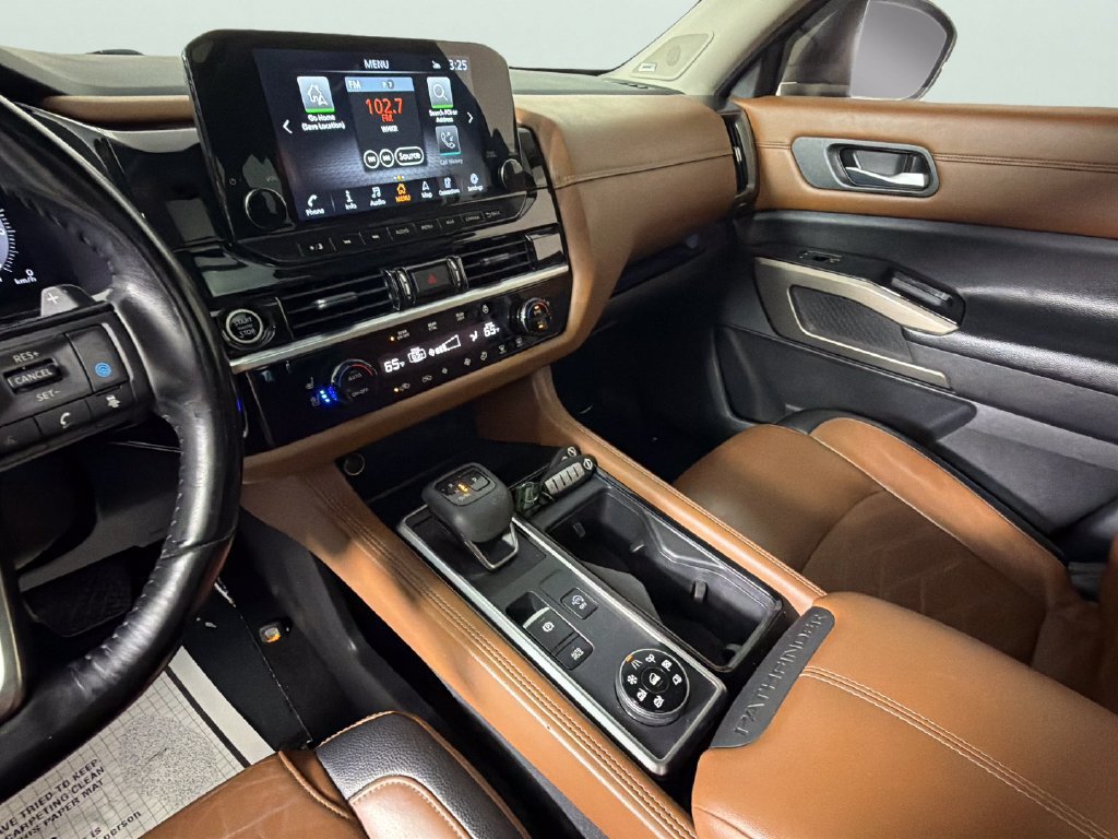 Used 2022 Nissan Pathfinder Platinum w/ Cargo Package AWD/4WD image 22