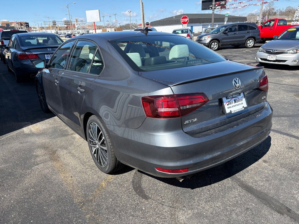 Used 2016 Volkswagen Jetta Sport image 5