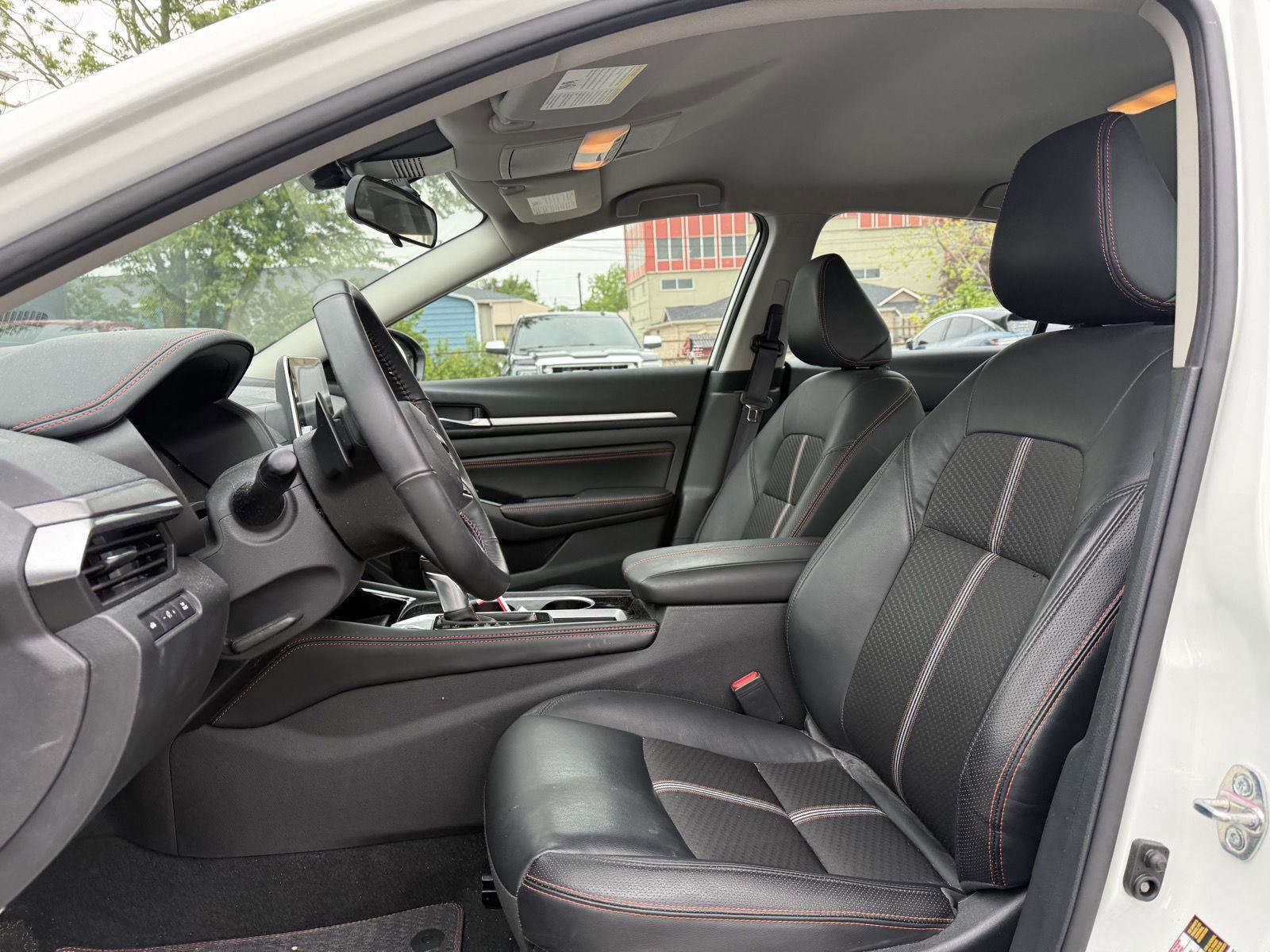 Used 2023 Nissan Altima 2.5 SR FWD image 9