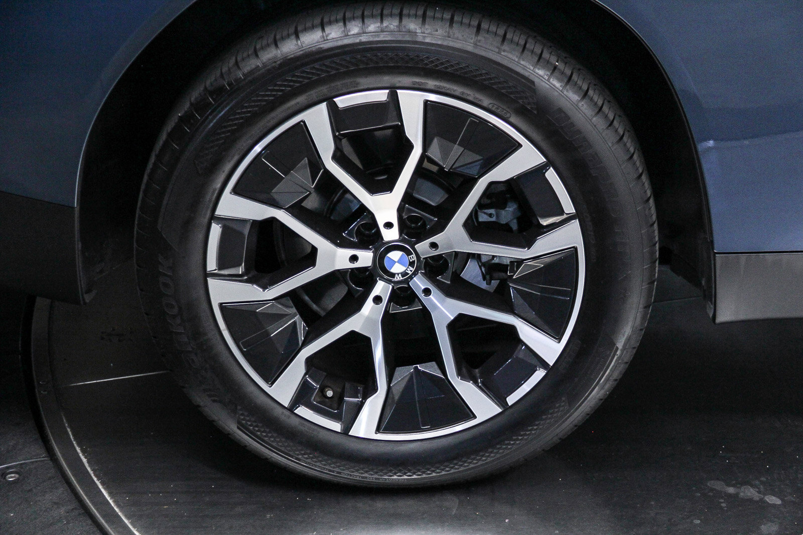 Used 2025 BMW X3 xDrive30i w/ Premium Package image 8