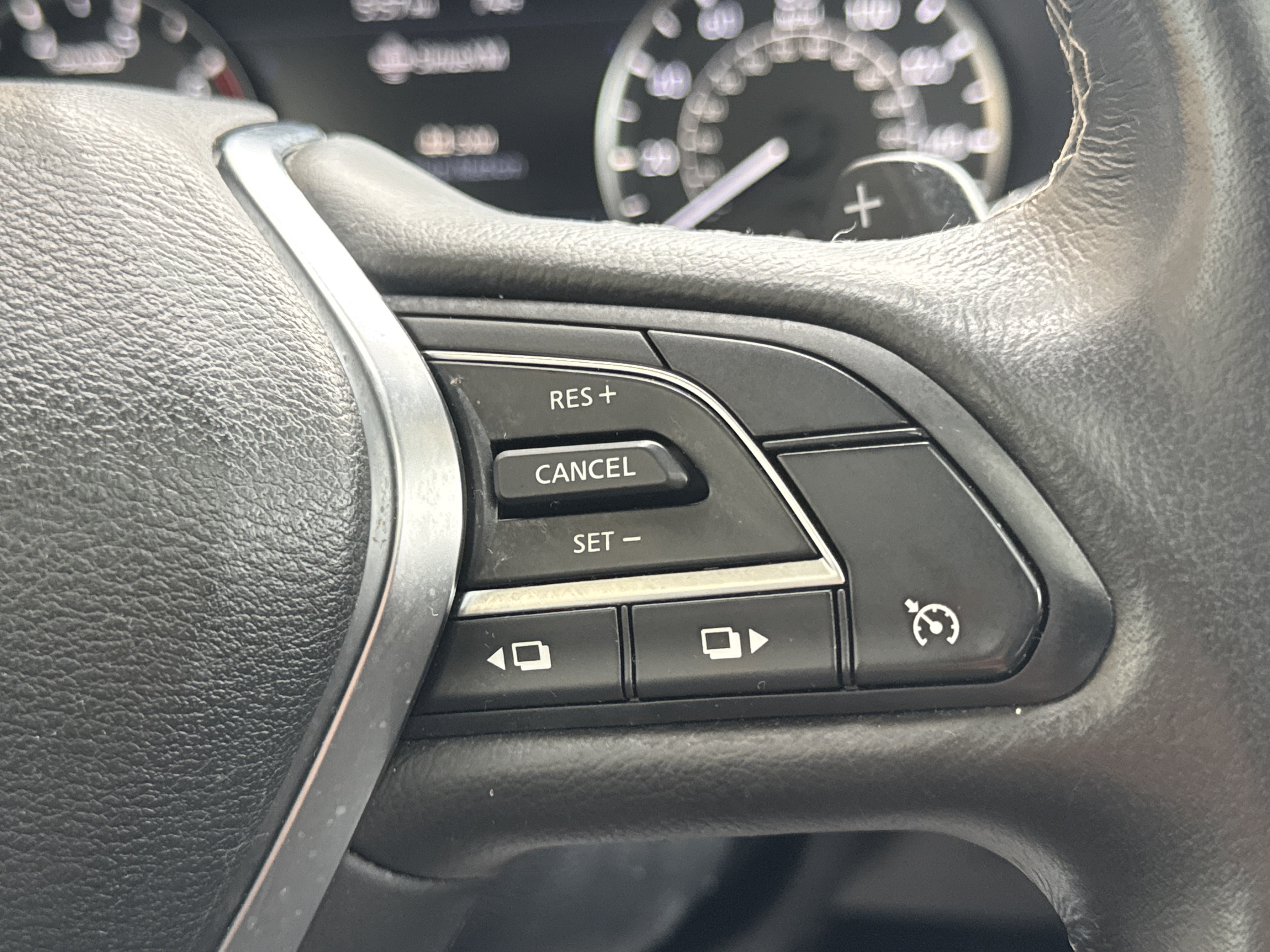 Used 2020 INFINITI QX50 Luxe w/ Navigation Package AWD/4WD image 19