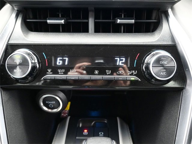 Used 2024 Toyota Venza LE image 9