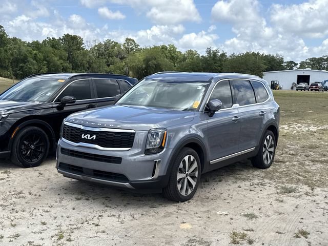 Used 2022 Kia Telluride EX w/ EX Premium Package FWD image 2