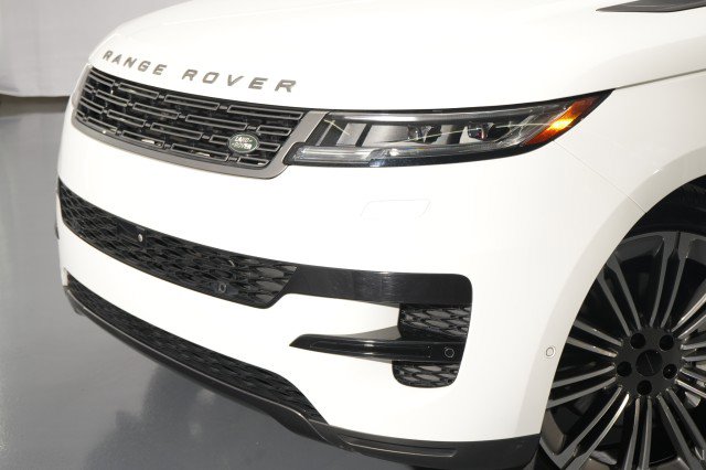 Used 2023 Land Rover Range Rover Sport SE AWD/4WD image 3
