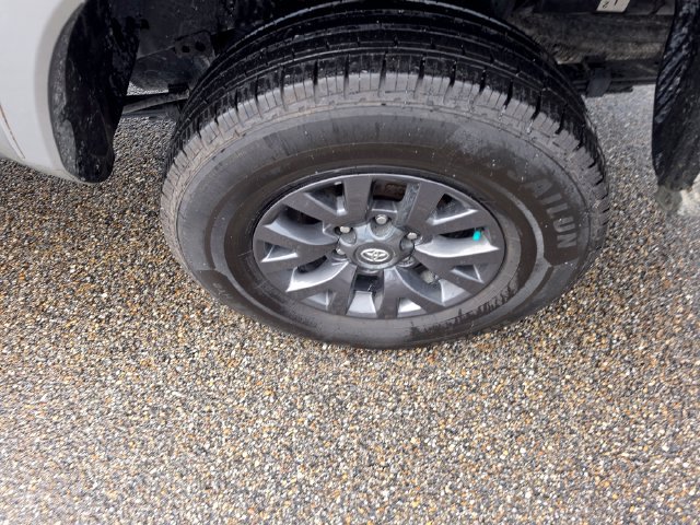 Used 2023 Toyota Tacoma SR5 AWD/4WD image 10