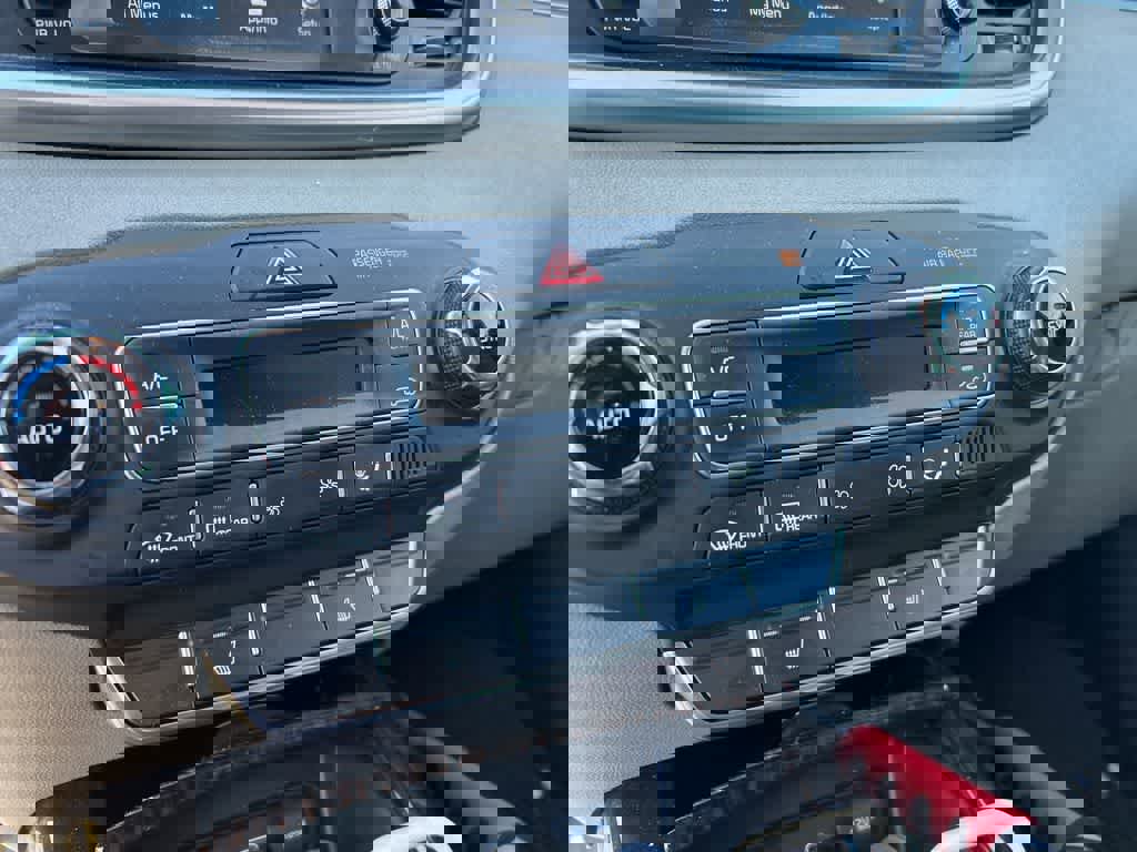 Used 2019 Kia Sorento EX image 21