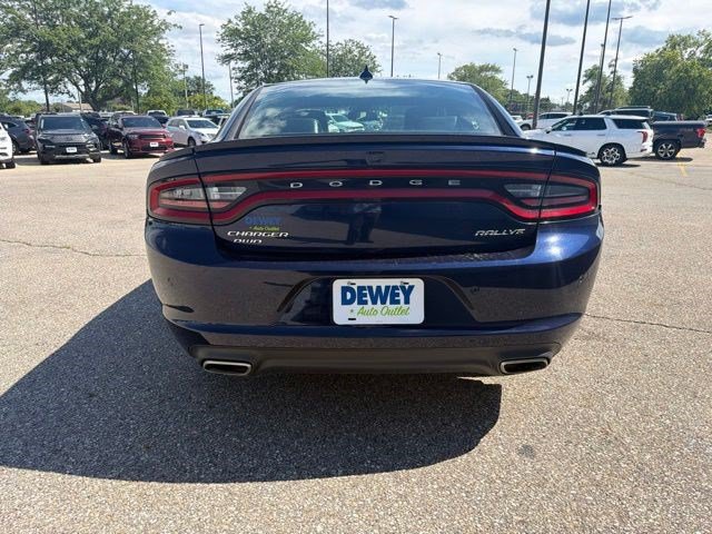 Used 2017 Dodge Charger SXT w/ AWD Plus Group image 4
