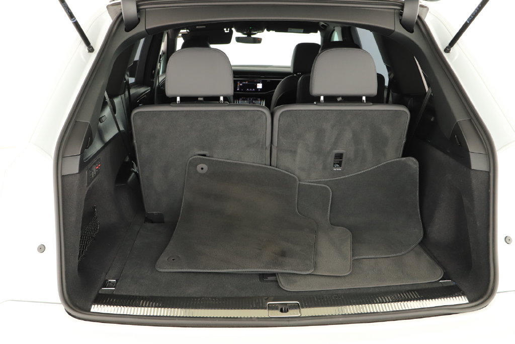 Used 2023 Audi Q7 3.0T Prestige w/ Prestige Package AWD/4WD image 30