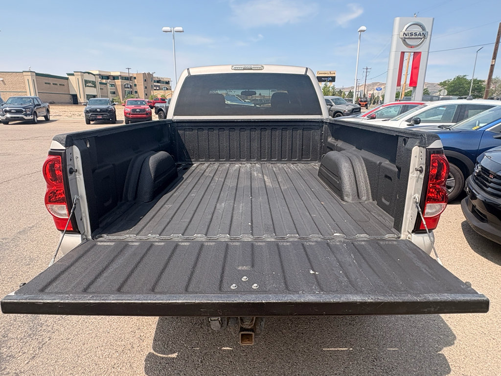 Used 2005 Chevrolet Silverado 2500 LS w/ Heavy-Duty Power Package AWD/4WD image 10