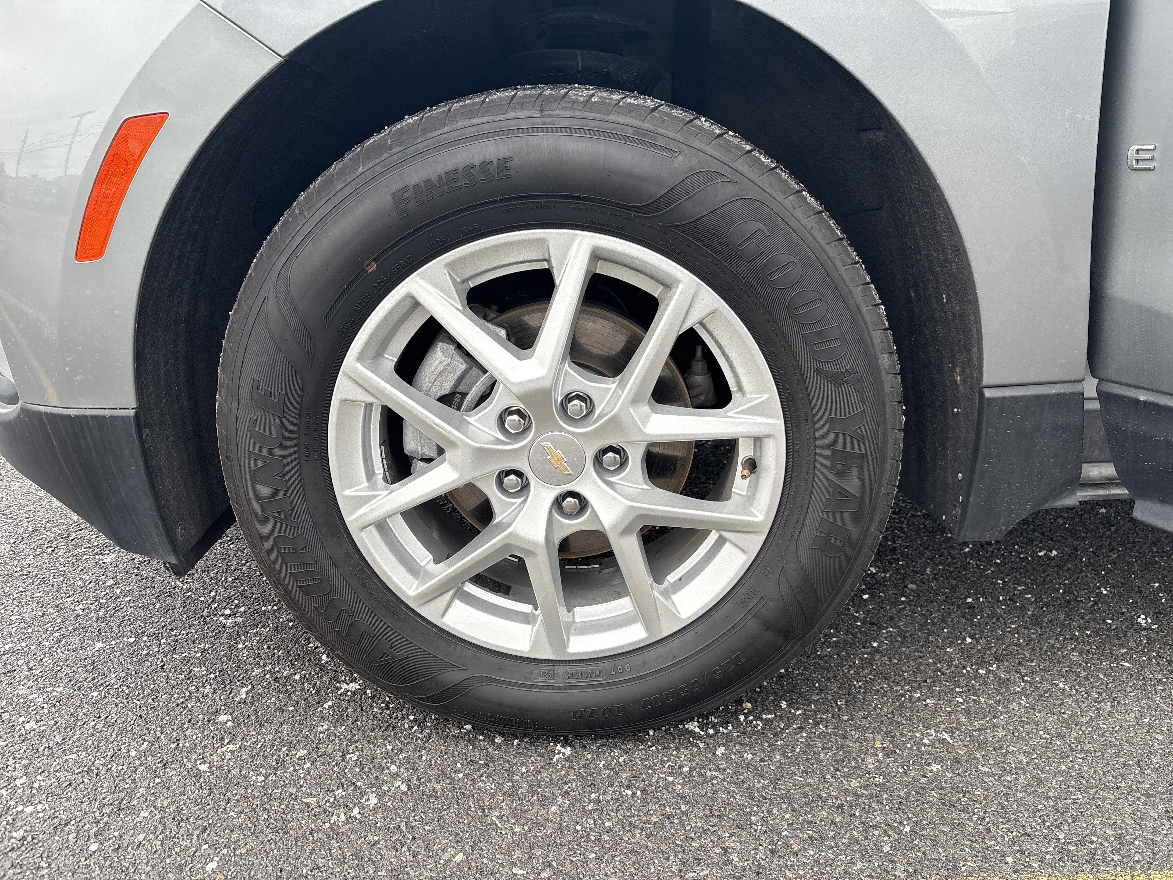 Used 2024 Chevrolet Equinox LT image 11