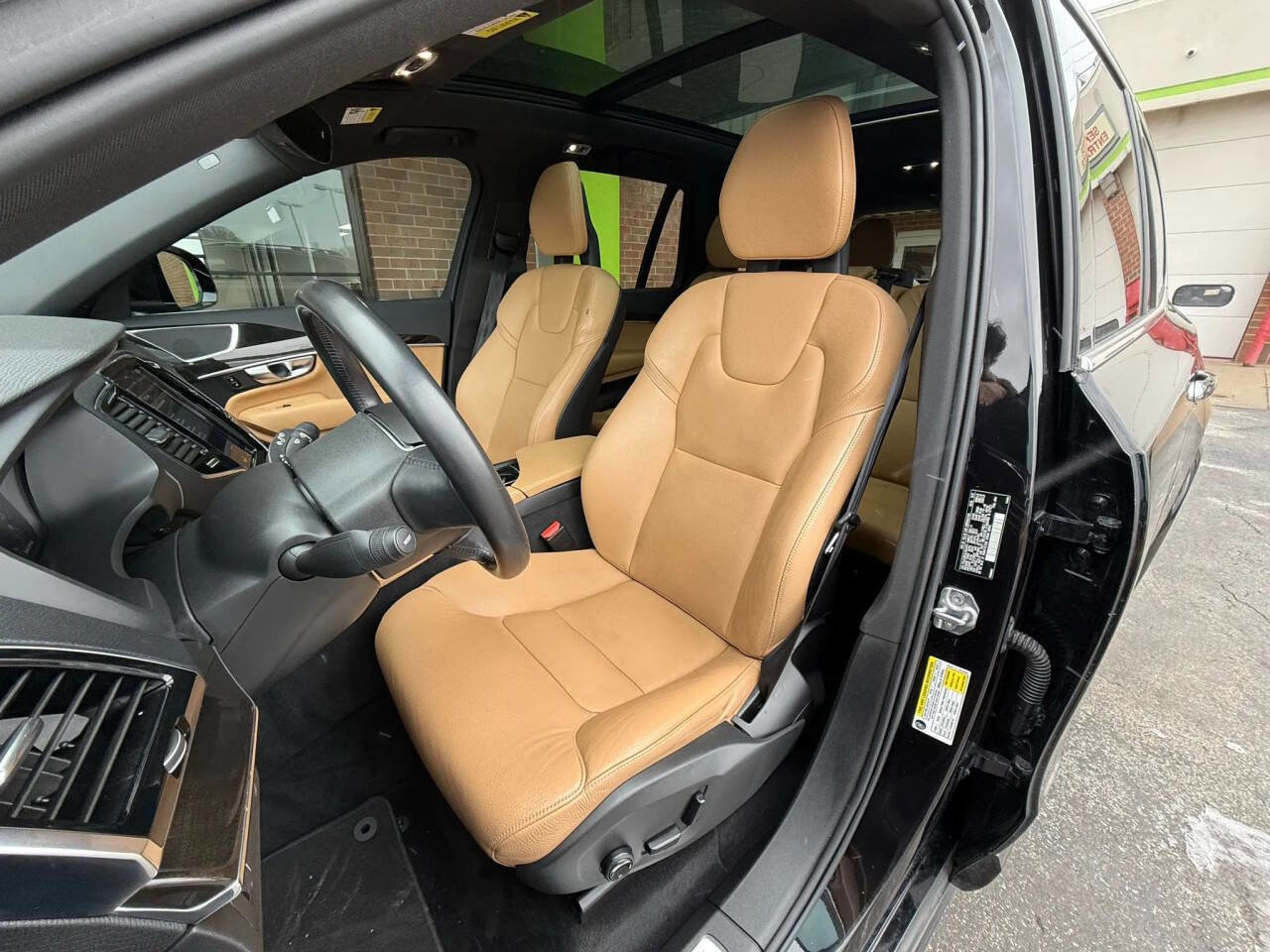 Used 2018 Volvo XC90 T6 Momentum w/ Convenience Package image 8