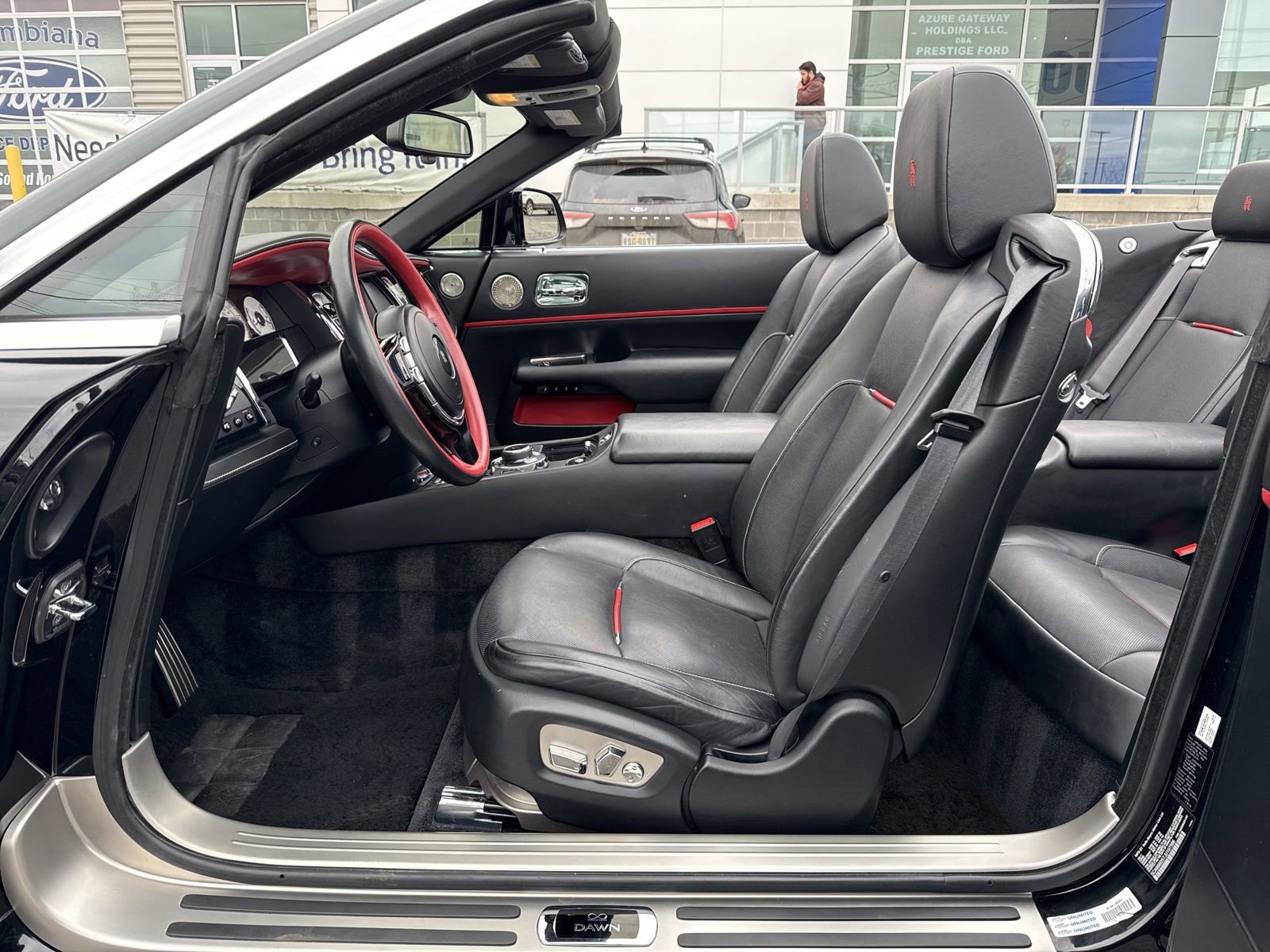 Used 2018 Rolls-Royce Dawn image 38