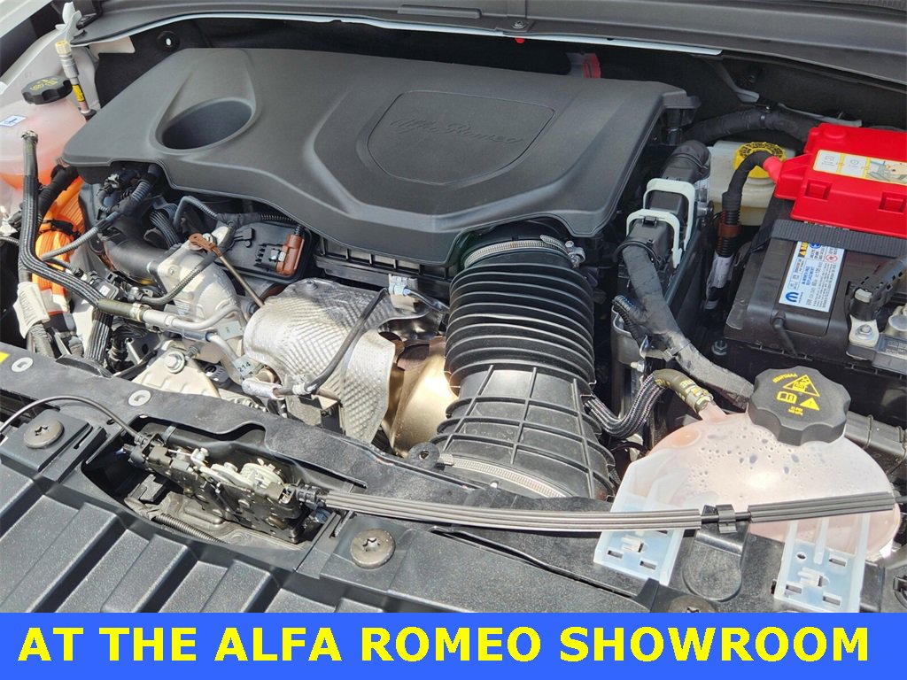 Used 2025 Alfa Romeo Tonale w/ Premium Package image 18