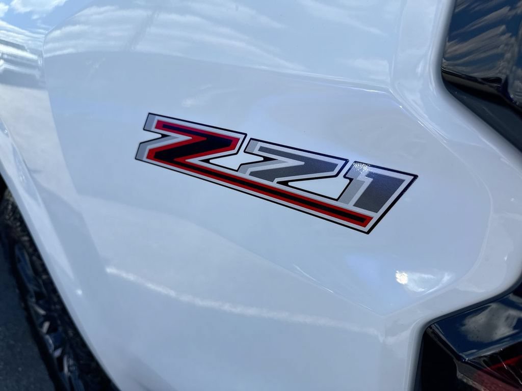 Used 2025 Chevrolet Colorado Z71 AWD/4WD image 6