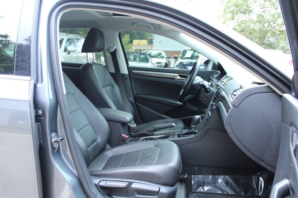 Used 2017 Volkswagen Passat 1.8T SE FWD image 29