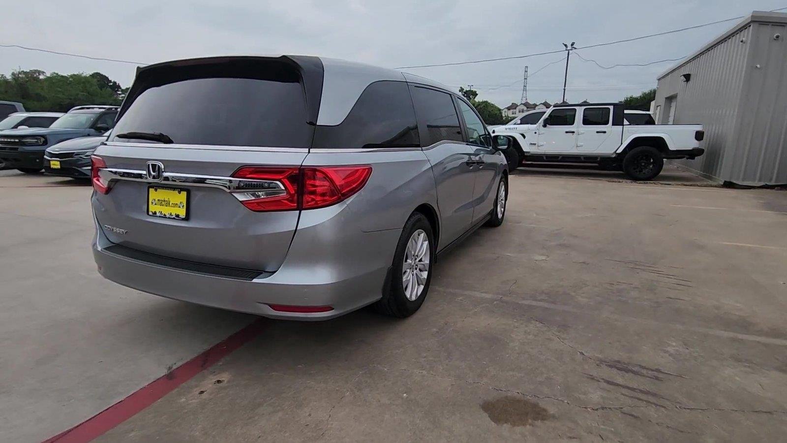 Used 2018 Honda Odyssey LX image 8