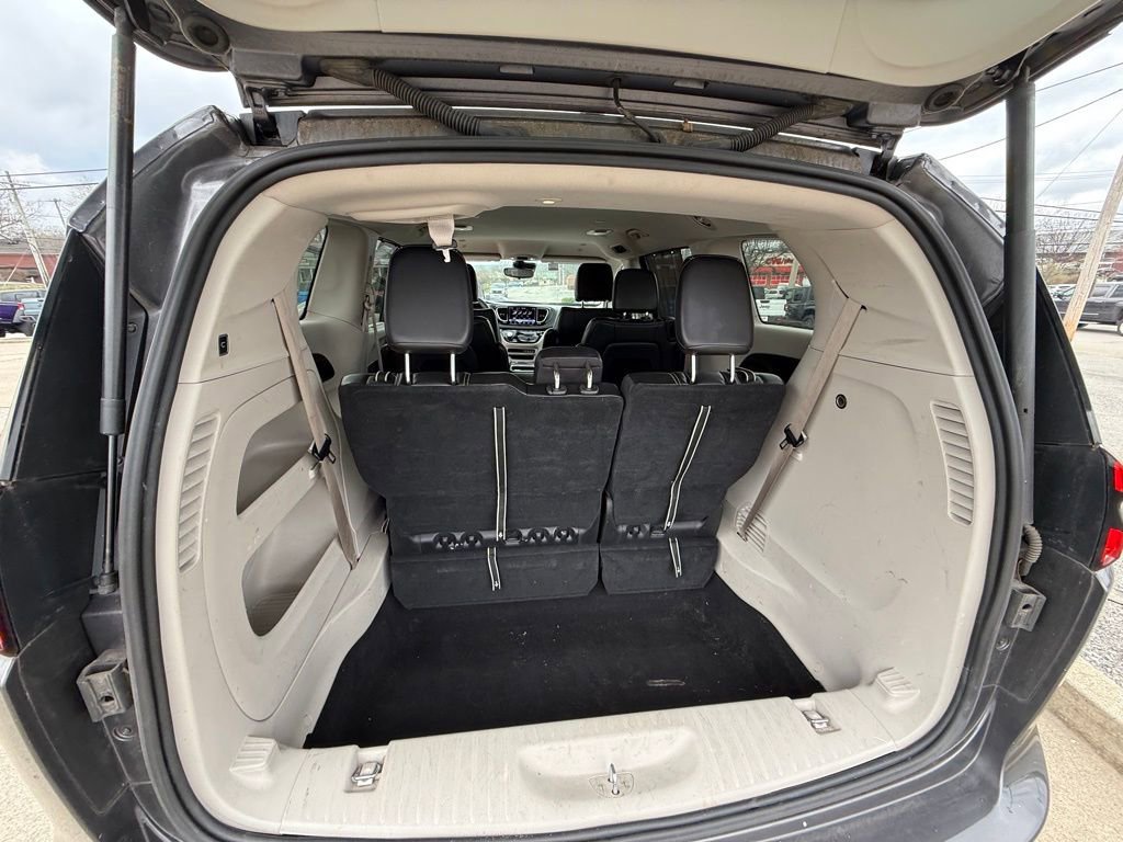 Used 2023 Chrysler Pacifica Touring-L image 26