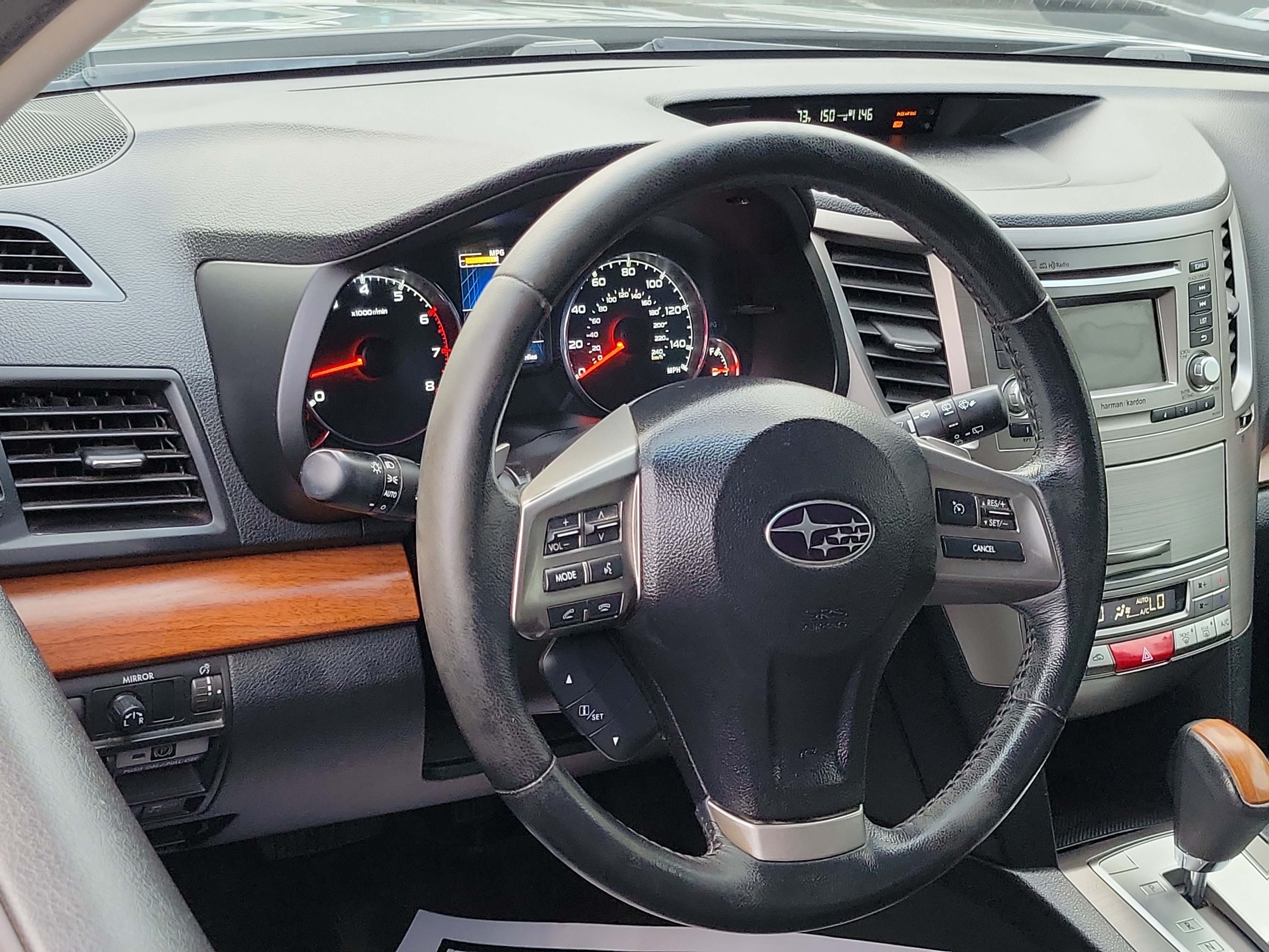 Used 2014 Subaru Outback 2.5i Limited w/ Moonroof Package AWD/4WD image 9