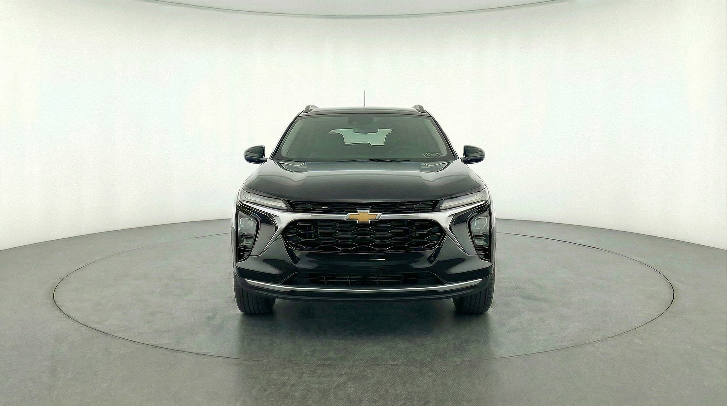 Used 2025 Chevrolet Trax LT w/ LT Convenience Package image 2