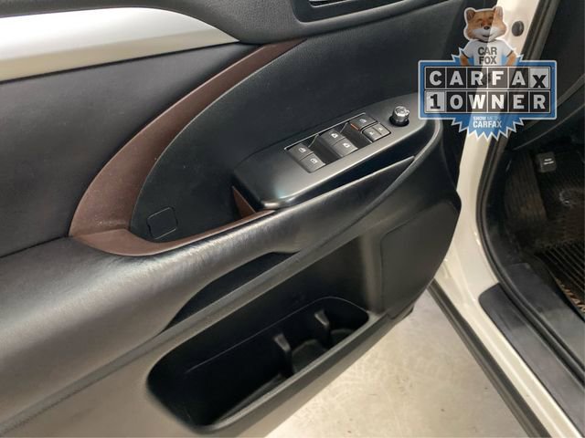 Used 2019 Toyota Highlander XLE image 25