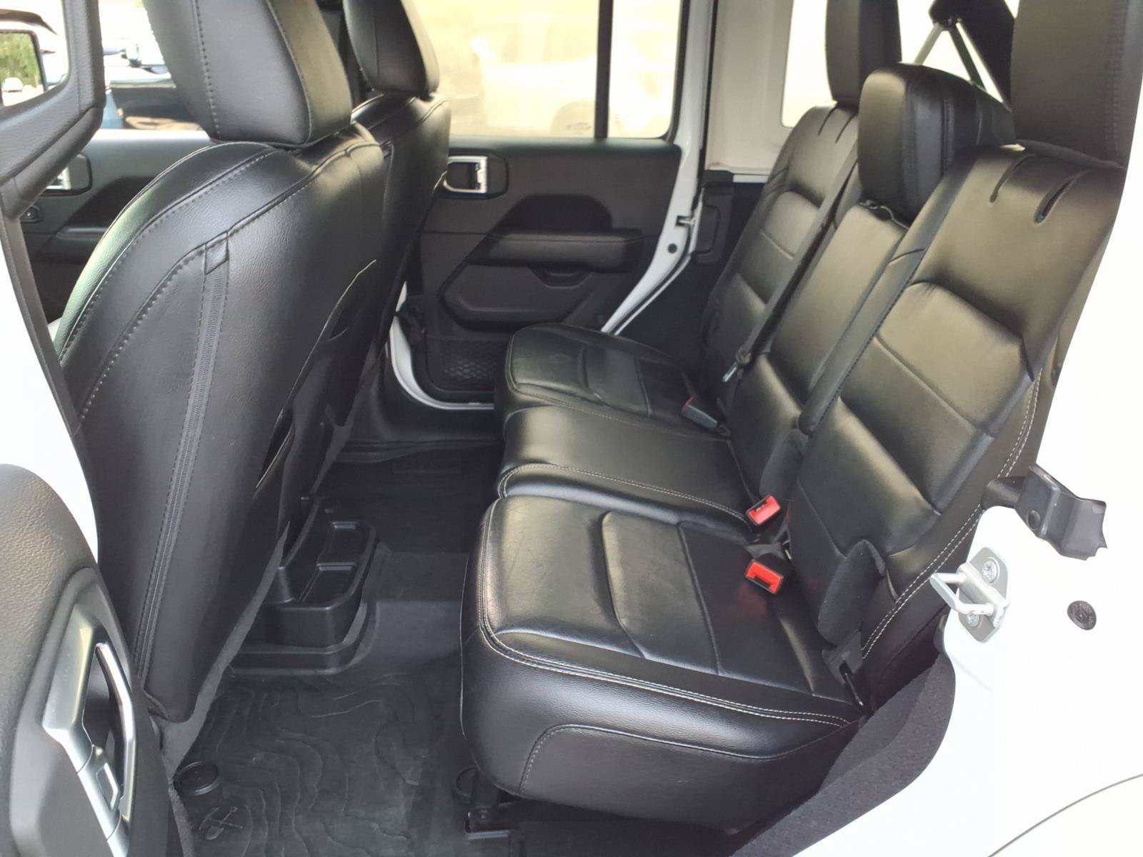 Used 2020 Jeep Wrangler Unlimited Sahara AWD/4WD image 6