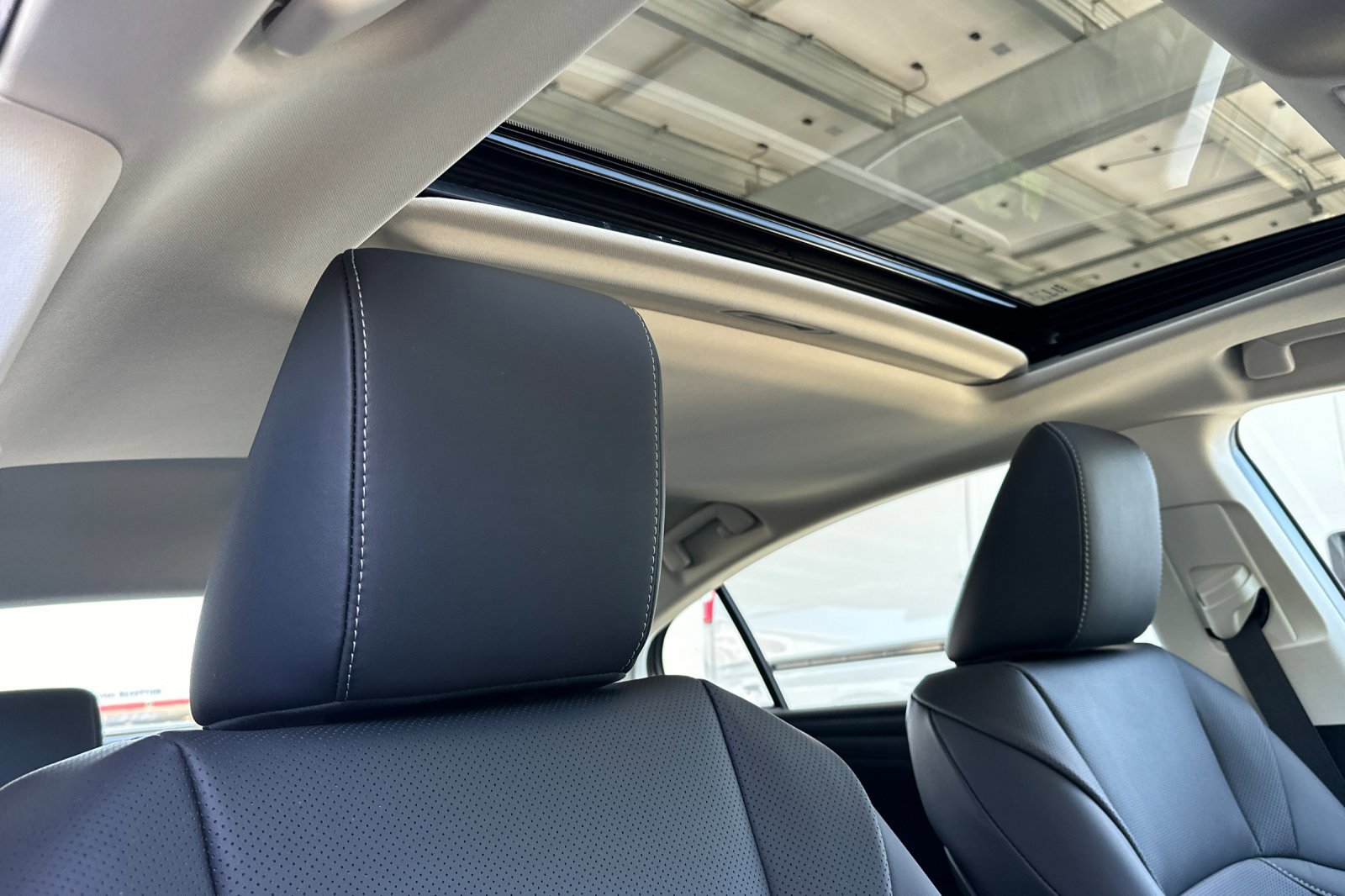 Used 2025 Lexus ES 300h w/ Premium Package FWD image 16