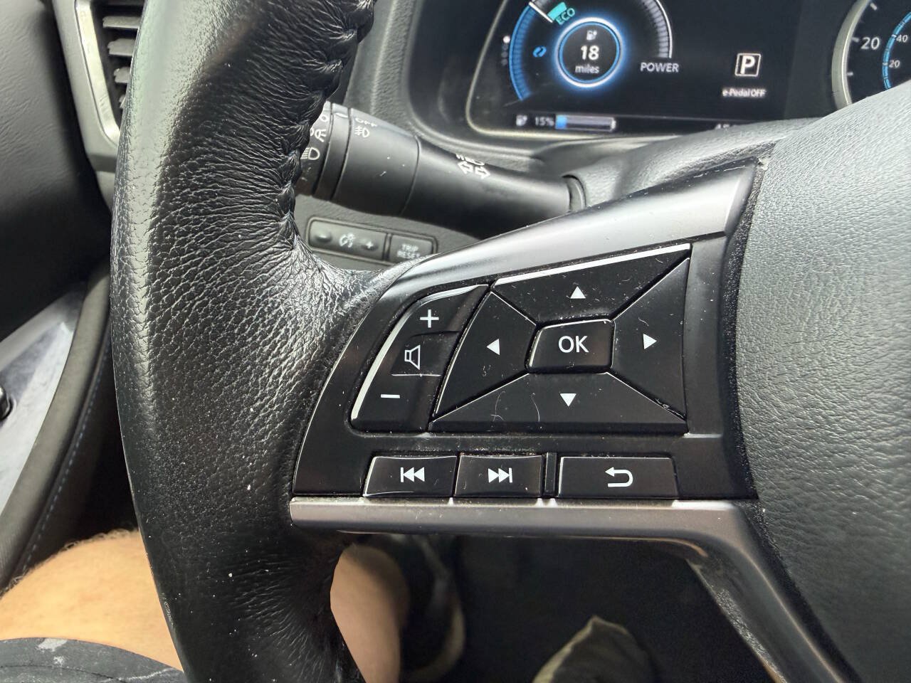 Used 2020 Nissan Leaf SV FWD image 21