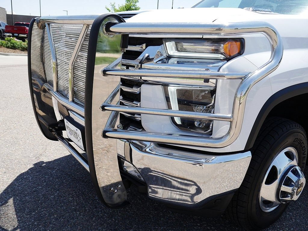 Used 2022 Chevrolet Silverado 3500 LTZ AWD/4WD image 63