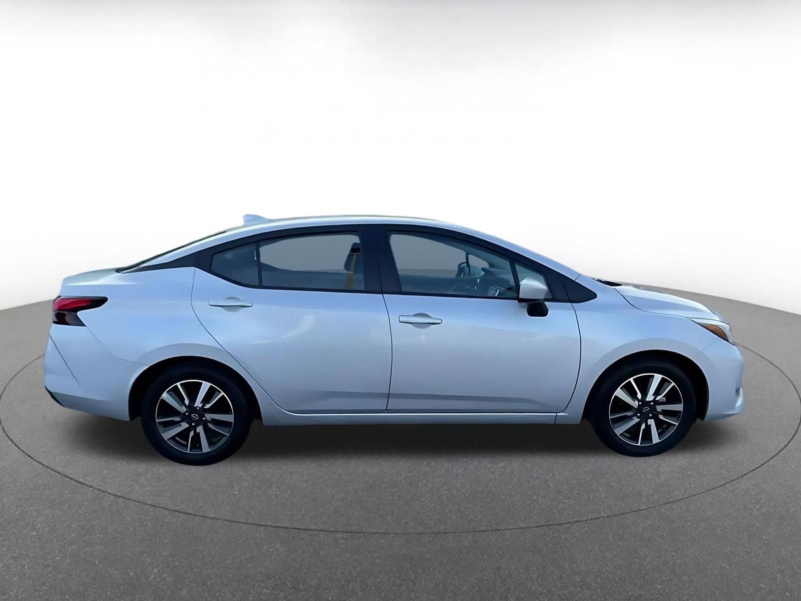 Used 2025 Nissan Versa SV image 16