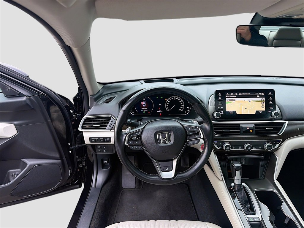 Used 2018 Honda Accord Touring image 24