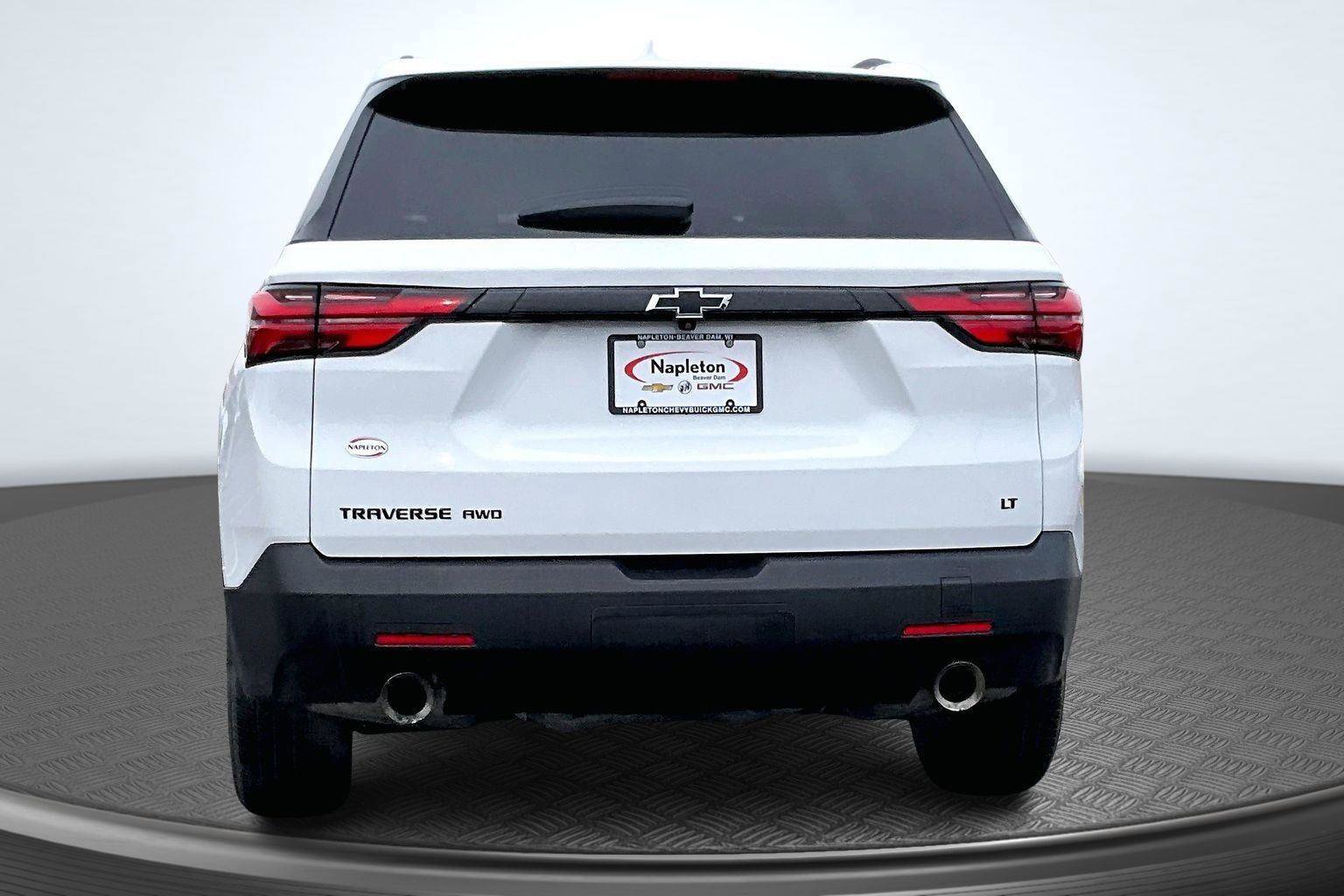 Used 2023 Chevrolet Traverse LT w/ Midnight/Sport Edition image 4