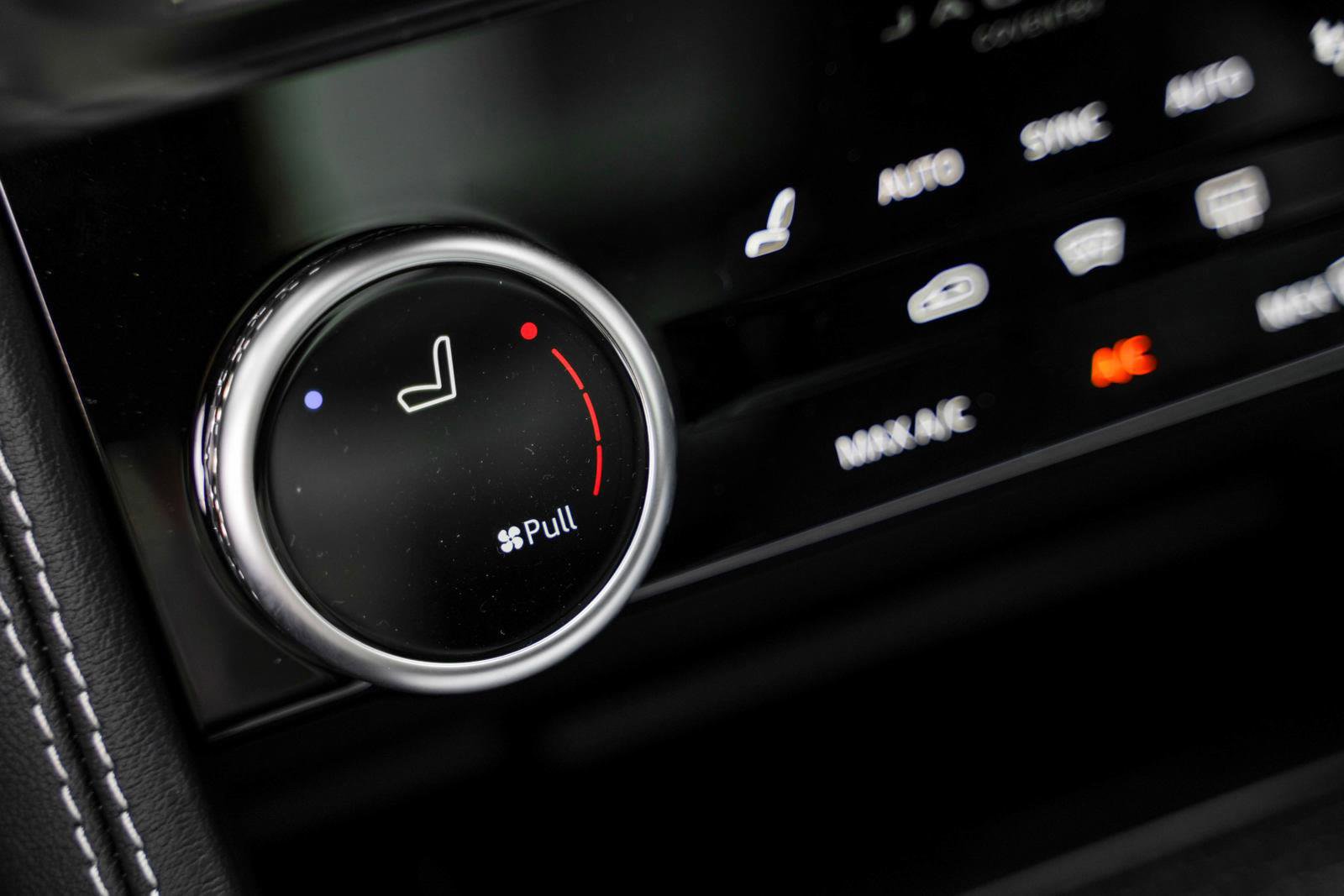 New 2025 Jaguar F-PACE R-Dynamic S image 30