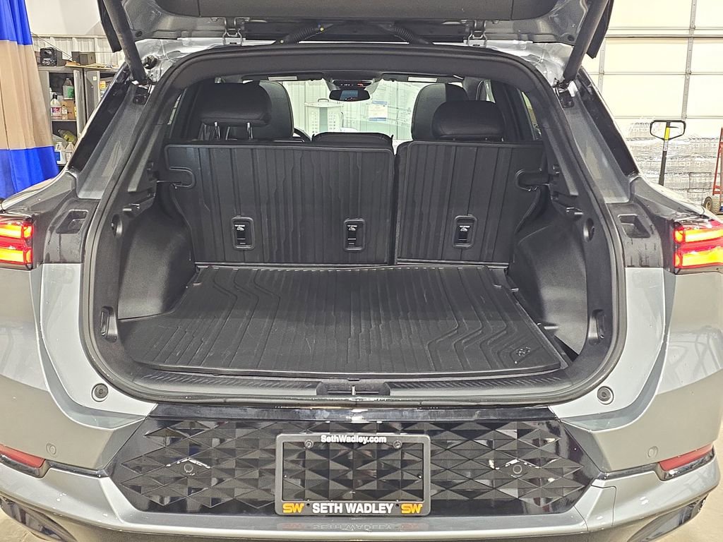 New 2025 Chevrolet Equinox EV RS w/ LPO, Illumination Package image 13