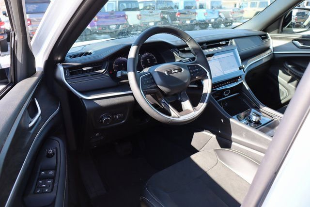 New 2026 Jeep Grand Cherokee Laredo image 11